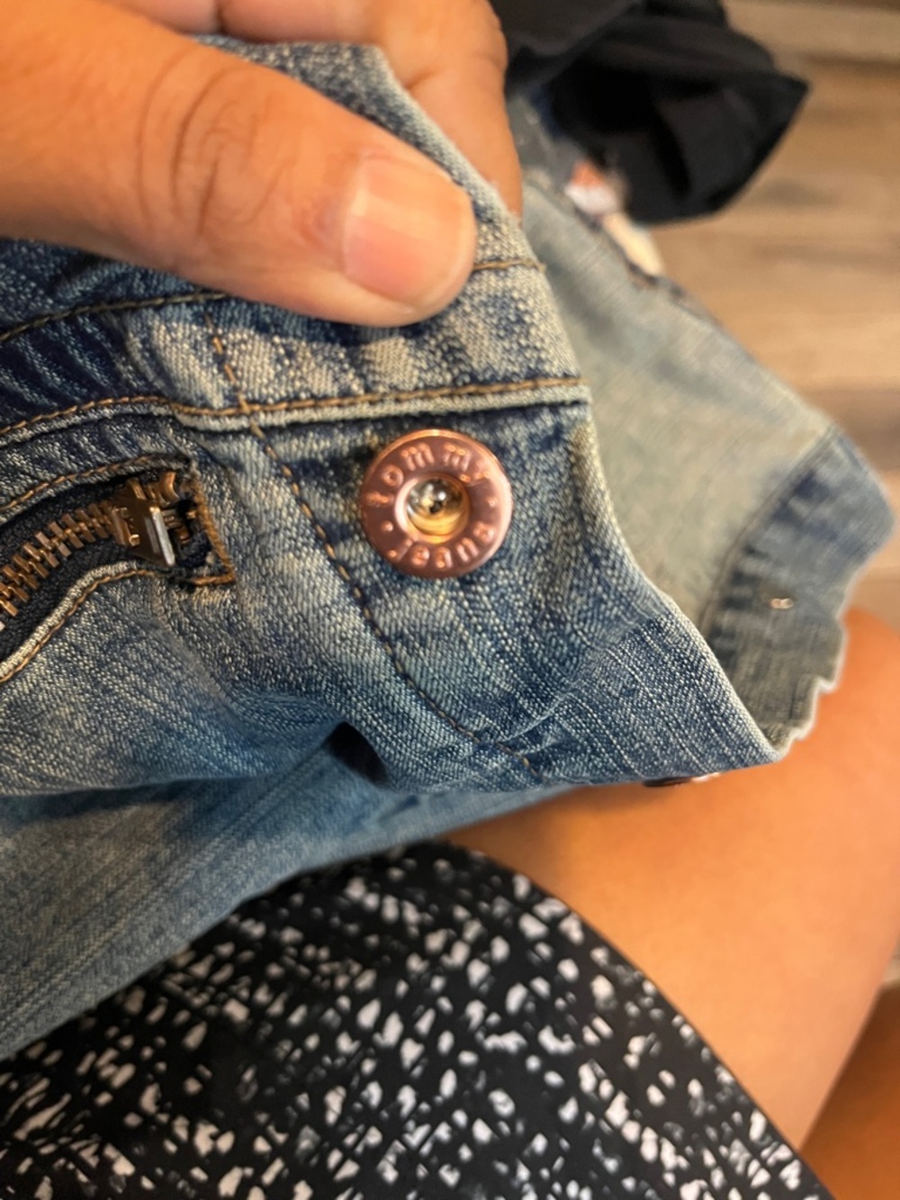 Girls Tommy Hilfiger jean jacket size L - Picture 7 of 7